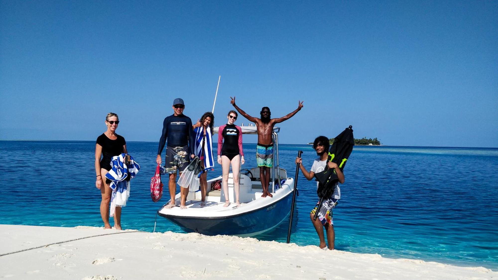 Hotel Akiri Surf Retreat à Thulusdhoo Extérieur photo